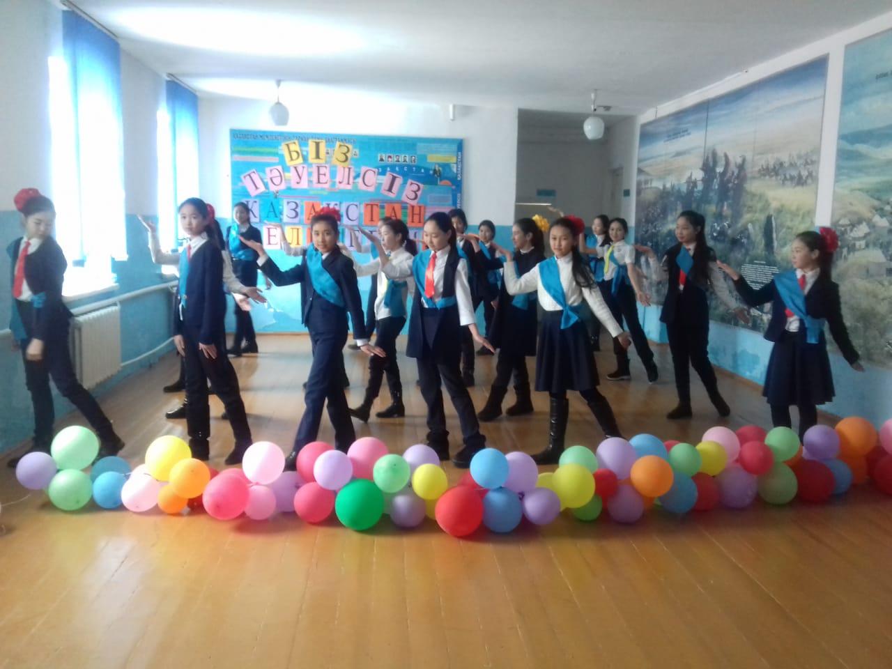 10 желтоқсан  күні "Біз Тәуелсіз -ел келешегіміз!" атты ұранмен оқушылар арасында флэшмоб ұйымдастырылды.