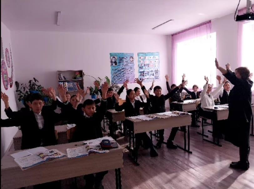 Жаңатілеу орта мектебі бойынша "Дос бол LIKE" достық қолын ұсын акциясы аясында "Дос қасиетті ұғым" тақырыбында мектеп психологы Г.Кузбаева эссе алды.