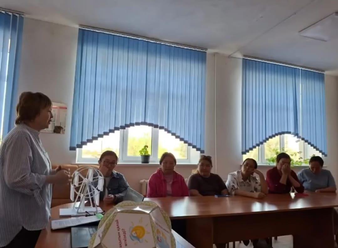 "Аутодеструктивті мінез-құлықтың алдын-алу" тақырыбында ата-аналармен тренинг өткізілді.